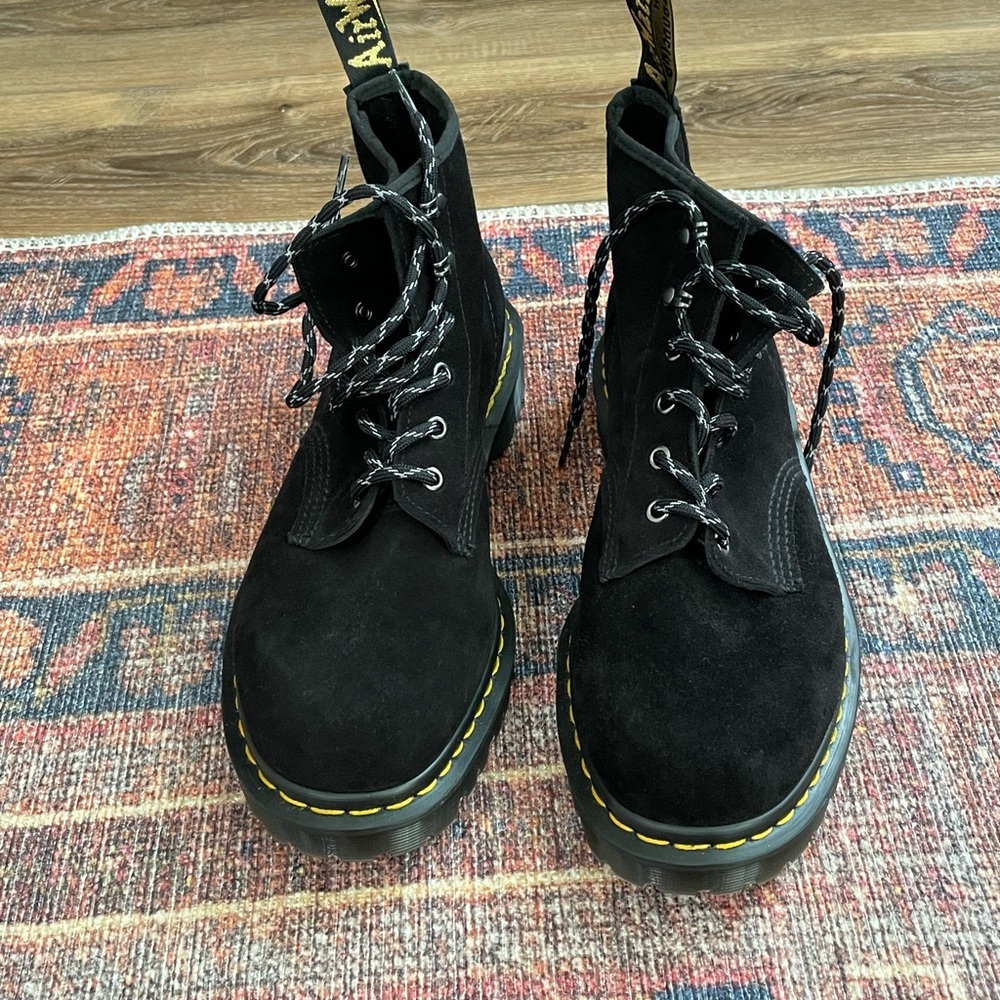 Dr Martens Suede Boots Mens size 11